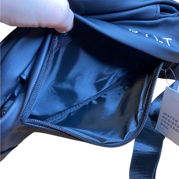 BYLT Water resistant crossbody bag NWT - Picture 5 of 9